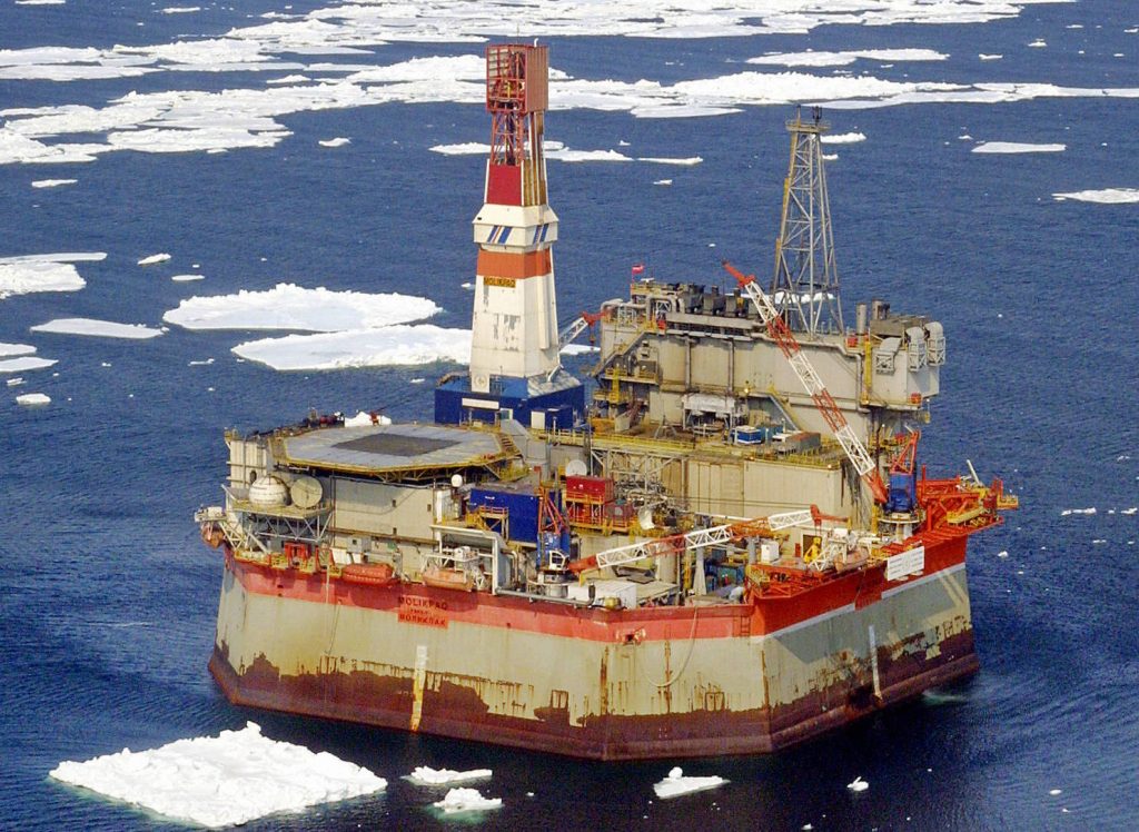 サハリンIとして知られるこのオフショア石油プラットフォームはサハリン島の沖にある。 (AFP)
