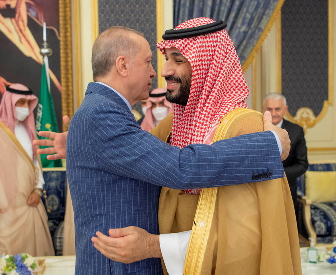 2022年4月28日、サウジアラビアのジェッダに到着したムハンマド・ビン・サルマン皇太子は、トルコのレジェップ・タイイップ・エルドアン大統領と会談した。(ロイター)