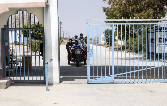 エレズ検問所は、就労目的でイスラエルに入国する許可を得た1万2,000人のパレスチナ人が利用している。（AFP）