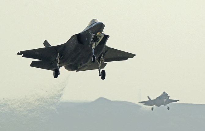 イスラエルのF35 I戦闘機が、イスラエルのエイラート市の北にあるオブダ空軍基地で実施された多国籍空軍演習「ブルーフラッグ」に参加している。(AFPの資料写真)
