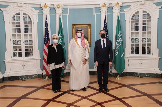 サウジアラビアのハーリド・ビン・サルマン王子とその代表団は、ワシントンで多数の米国国防省・軍高官と会談し、両国の戦略的関係の検討を行った。（国営サウジ通信）