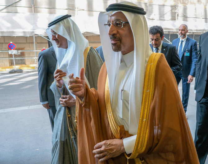 サウジアラビアのハーリド・アル・ファーリハ・エネルギー相（右）は、29日にギリシャを訪問する代表団の団長を務める予定だ。(資料写真/AFP）