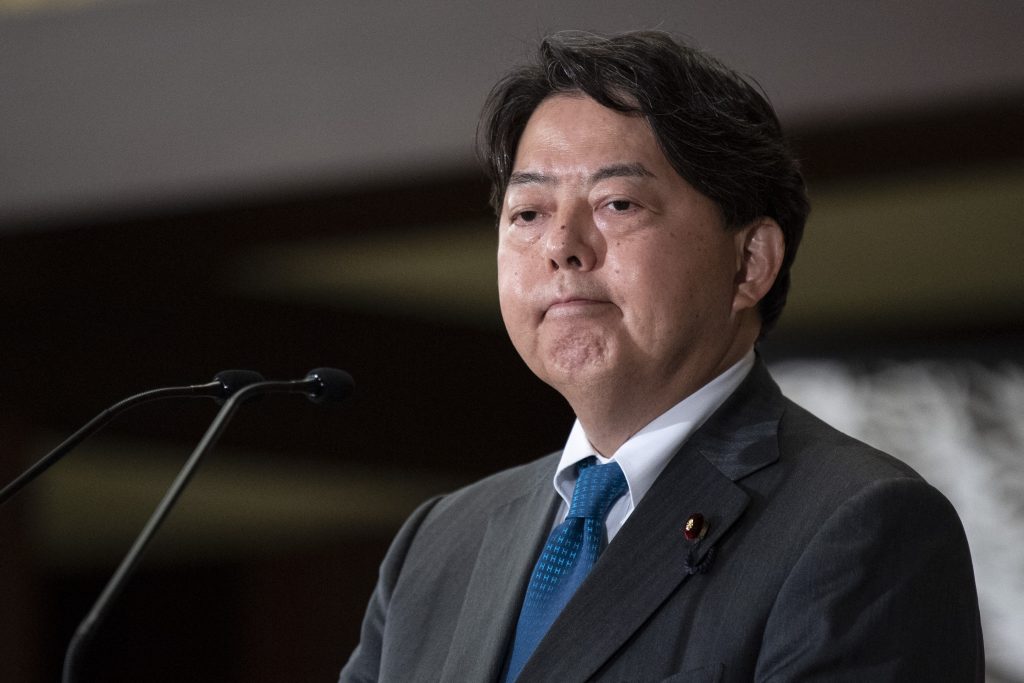 林外相は祝辞の中で、日本の皇室と首長国の王室の関係は「深い友情 」を象徴していると述べた。（AFP）