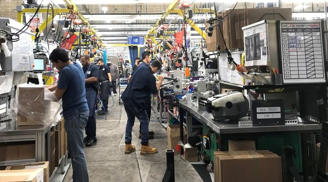 水圧バルブメーカーHydraForceの工場現場の従業員。2018年1月10日、アメリカ・イリノイ州・リンカンシャー。（ロイター）