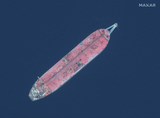 2020年6月19日、浮体式貯蔵設備として使われている石油タンカー「セイファー」が、ラスイサ港沖に係留されている。（マクサー・テクノロジーズ/AFP）