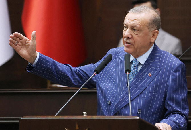 2022年6月15日、アンカラで開かれた自党における院内会派の集会で演説するトルコのレジェップ・タイイップ・エルドアン大統領。（AFP）