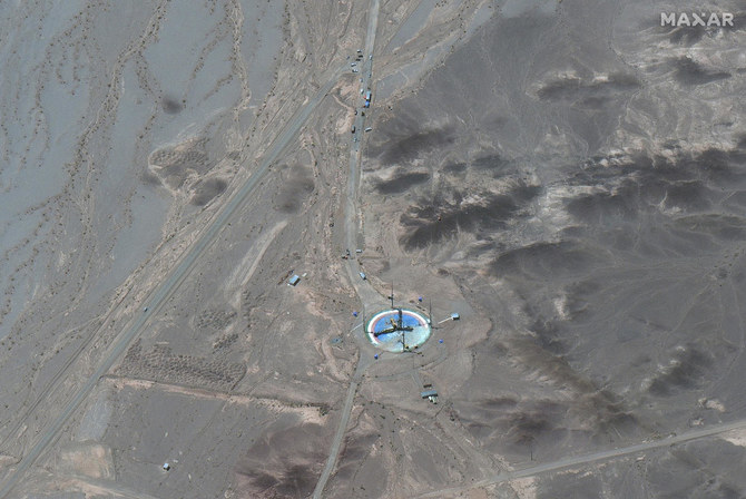 上記は2022年6月14日の、イランのセムナーン州南東にあるイマーム・ホメイニ宇宙基地の発射台。(AP経由マクサー・テクノロジーズ)
