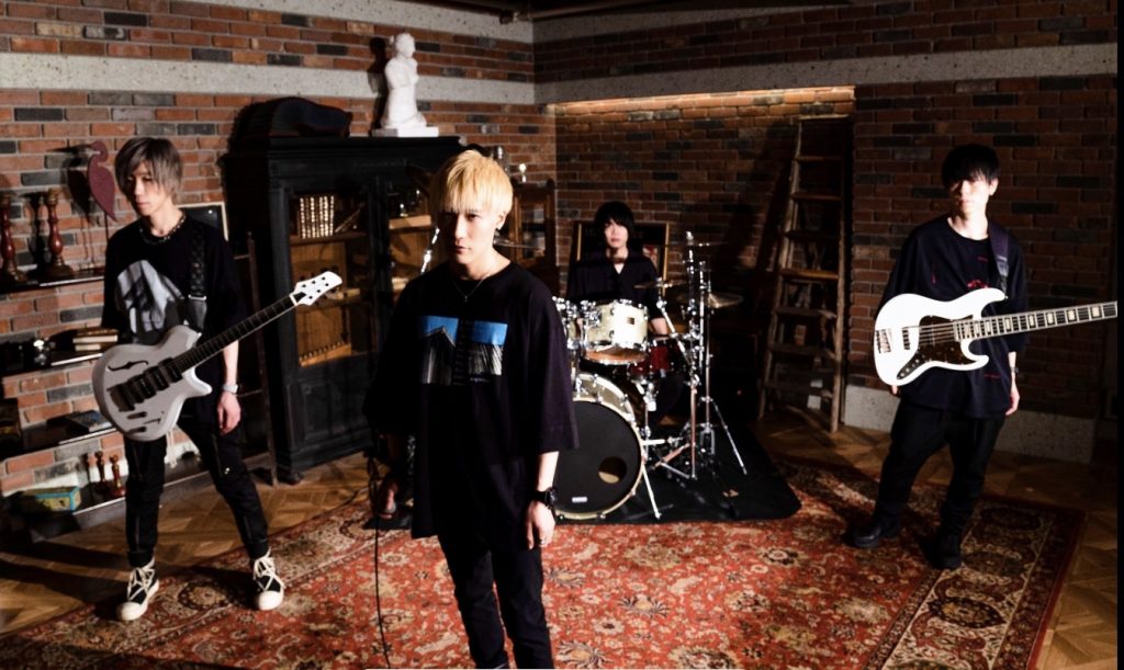 日本のロックグループ、KOYOMI BANDのメンバーは、最近ジェッダ・シーズンの催しの1つであるステージに登場し、アニメや漫画のファンを彼らの曲で沸かせた。（写真：ディーマ・A・クデイル）