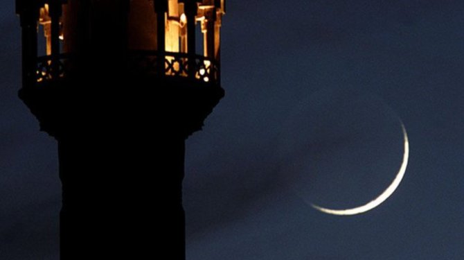 水曜日の夜に三日月が観測されたことで、7月9日から5日間のイール・アル・アドハーが祝われると発表された。（ロイター通信/File Photo）