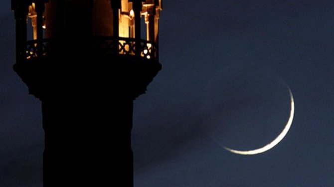 水曜日の夜に三日月が観測されたことで、7月9日から5日間のイール・アル・アドハーが祝われると発表された。(ロイター通信/File Photo)