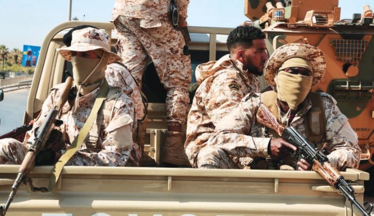 トリポリにおける異なる派閥間の衝突が長期化すれば、より大きな紛争に波及し、リビア全土の勢力が新たな内戦に引きずり込まれる可能性がある。（ロイター）