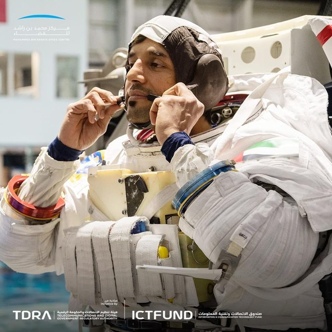 スルタン・アル・ネヤディ氏は、同国初の宇宙飛行士の2人のうちの1人として、この4年間集中的な訓練に取り組んできた。(ドバイ・メディア・オフィス)