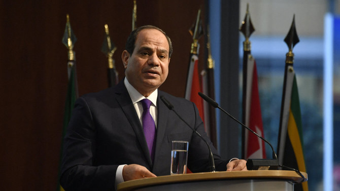 2019年11月19日、ベルリンで開催された「G20投資サミット-ドイツビジネスとCwA諸国2019」の参加者の前で演説を行う、エジプトのアブドゥルファッターハ・エルシーシ大統領。(AFP 資料写真)