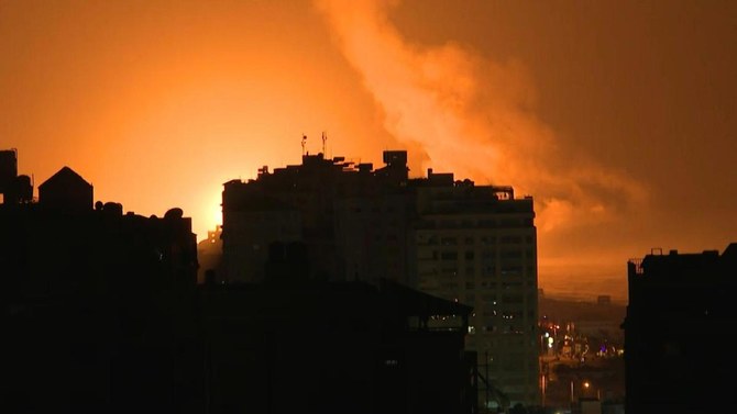 イスラエル領へのロケット攻撃が伝えられた後、イスラエルがガザを爆撃（AFP）