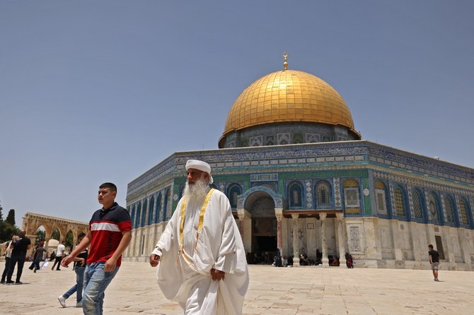この決定により、400人のパレスチナ人がアル・アクサ・モスクを訪れることができるようになる。(FILE/AFP)