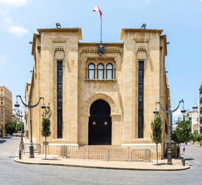 火曜日の立法議会はレバノンが経験している混乱と混乱を反映したものとなった。（Shutterstock）