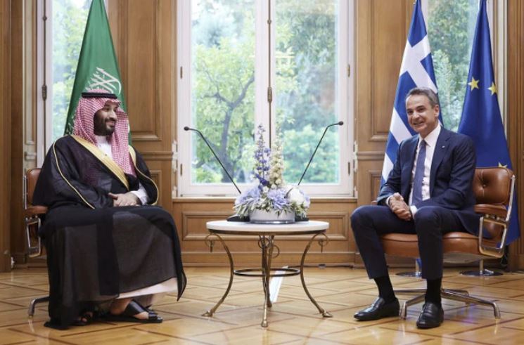 サウジアラビアとギリシャは、ムハンマド・ビン・サルマン皇太子の公式訪問中に、グリーン水素やクリーンエネルギーの分野で関係を深めようとしている。（ギリシャ首相府）