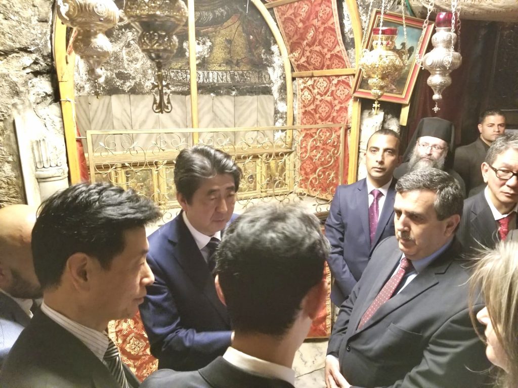 2018年、ベツレヘム訪問中の安倍元首相(提供)