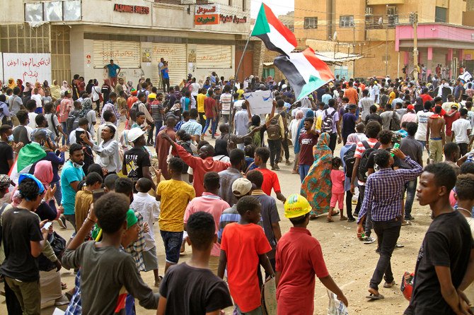 スーダンは昨年10月、アブドゥルファッターハ・アル・ブルハン将軍が率いる軍事クーデター以来、深まる不安に揺れている。（AFP）