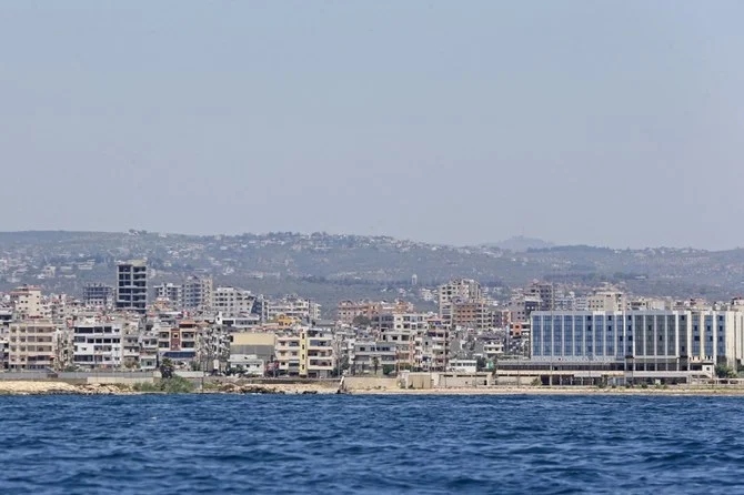 シリアの港町タルトゥースの海岸線。2022年7月24日撮影。（AFP）