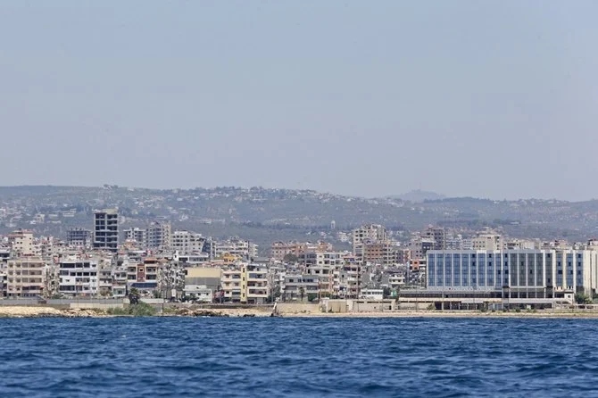 シリアの港町タルトゥースの海岸線。2022年7月24日撮影。(AFP)