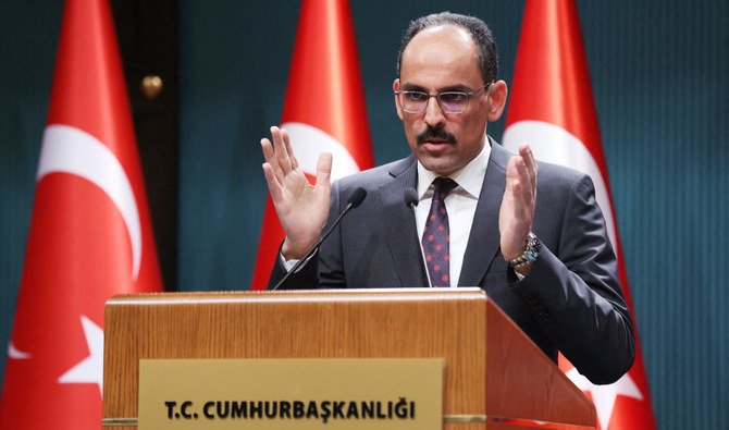 2022年5月25日、トルコ大統領府のイブラヒム・カルン報道官がアンカラで記者会見を開いている。（AFP）