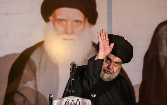 政治からの永久的な引退を表明した、イラクの有力なシーア派聖職者ムクタダ・アル・サドル師。（ファイル/AFP）