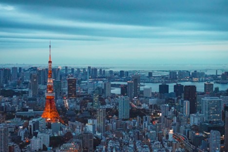 東京の高層ビル群、六本木ヒルズ内森ビルの展望デッキから
