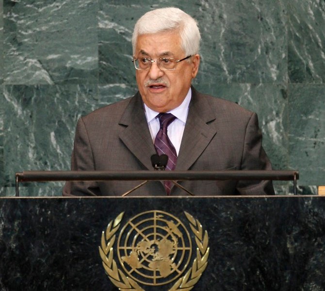 2009年9月25日、ニューヨークの国連総会で演説するパレスチナのマフムード・アッバース大統領。同氏は9月23日に再び総会で演説する予定。（AFP、資料写真）