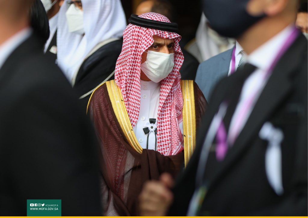 ファイサル王子はサウジアラビアのムハンマド・ビン・サルマン皇太子からの弔意を日本の岸田文雄首相に伝えた。（Twitter/ @KSAMOFA ）