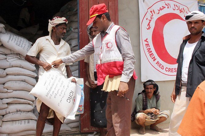 ICRCは、イエメン赤新月社などの支援活動パートナーと協力し、イエメンの被害を受けた地域社会の苦しみを和らげるために活動してきた。（AFPの資料写真）