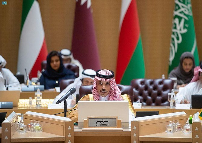 リヤドで開催されたGCC諸国と中央アジア諸国との初の合同閣僚会議で発言するサウジアラビアのファイサル・ビン・ファルハーン外務大臣。(SPA)