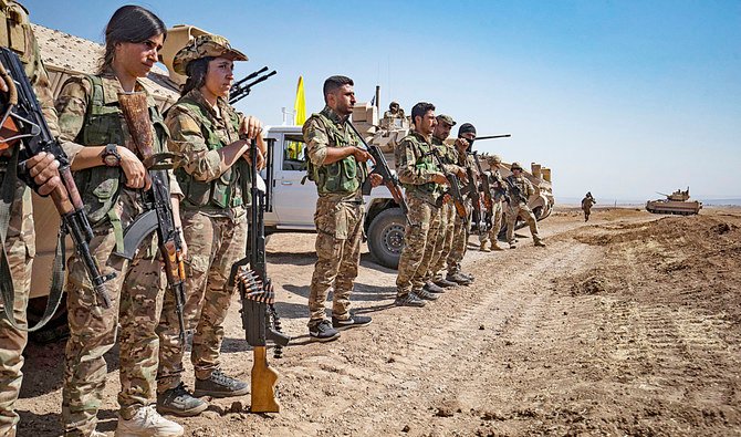 北東部ハサカ県で米国主導の対ダーイシュ連合軍の合同軍事演習に参加するシリア民主軍の戦闘員（AFP/File）