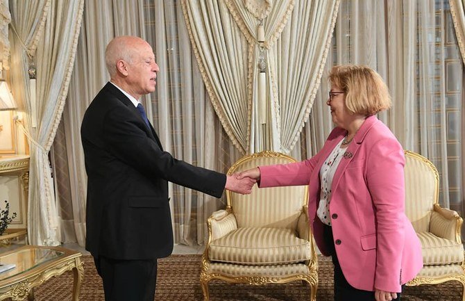 バーバラ・リーフ米国務次官補は、最近の中東訪問の一環として、チュニジアのカイス・サイード大統領とチュニスで会談した。（写真提供：在チュニジア米国大使館）