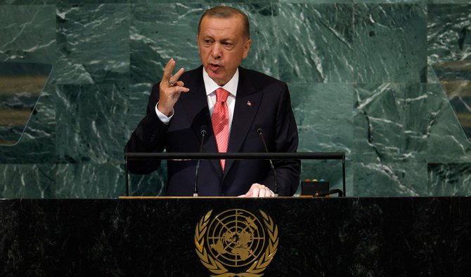 トルコのレジェップ・タイップ・エルドアン大統領が第77回国連総会において演説をしている。2022年9月20日、ニューヨークの国連本部にて撮影。（AFP通信）