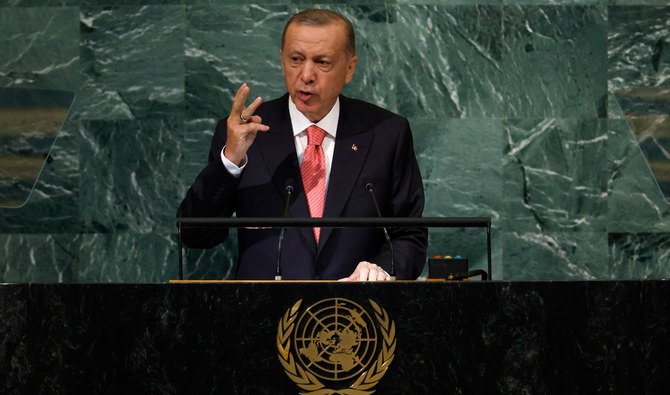 トルコのレジェップ・タイップ・エルドアン大統領が第77回国連総会において演説をしている。2022年9月20日、ニューヨークの国連本部にて撮影。(AFP通信)