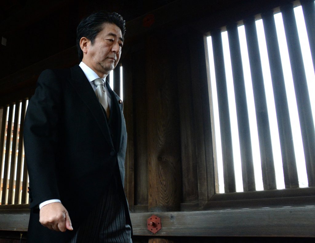 日本で最も長く首相を務めた安倍晋三氏は、2022年7月8日、参院選の街頭演説中に射殺された。同氏を追悼する公費による国葬が9月27日、東京で行われる予定だ。(AFP)