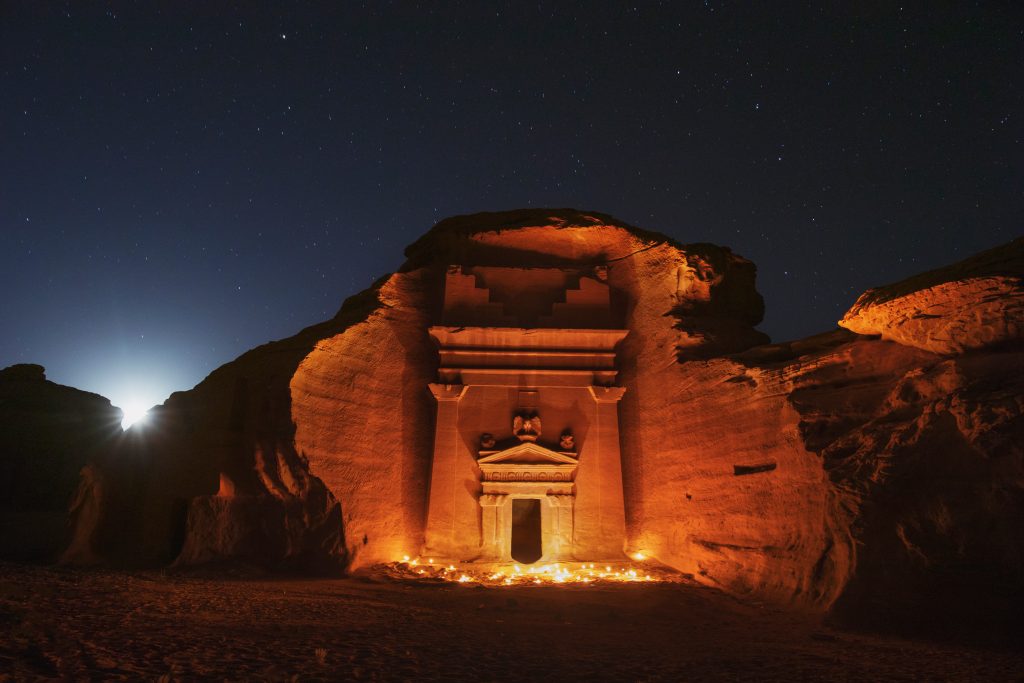 サウジアラビアの代表的な遺産「アルーラ」は、20万年前の古代文明や考古学的驚異を伝える生きた博物館である。（シャッターストック）