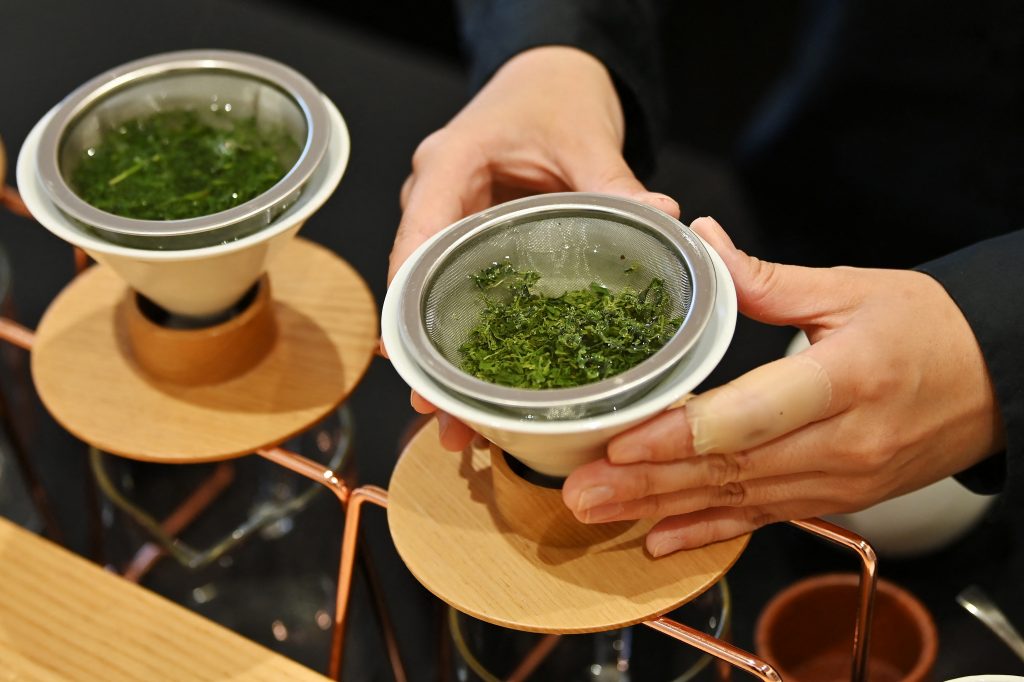 日本茶の試飲イベントがニューデリーで開催された。(AFP)