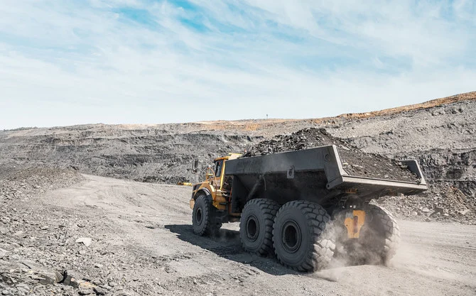 鉱業・採石業が成長を牽引した。（Shutterstock）