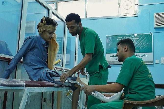 マアリブの義肢装具センターでは3月から8月にかけて、手足を失った1697人に9553件の様々な医療サービスを提供した。（国営サウジ通信）