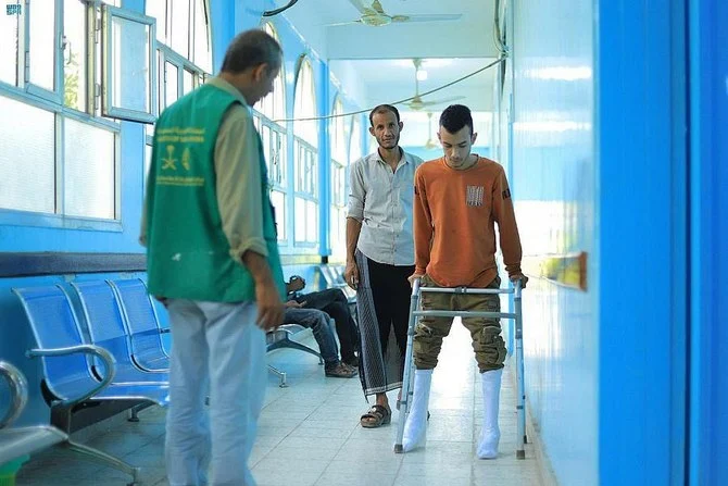 マアリブの義肢装具センターでは3月から8月にかけて、手足を失った1697人に9553件の様々な医療サービスを提供した。（国営サウジ通信）