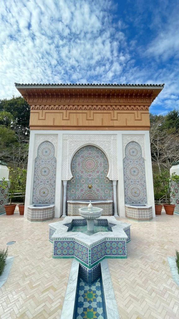 モロッコと岐阜県の友好の象徴であるモロッコ庭園は、大規模な改修が行われた。(ANJ)