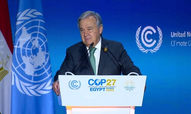 COP27のためにシャルム エル シェイクに集まった世界の指導者たちを前に、アントニオ・グテーレス国連事務総長は、人類は地球温暖化との闘いで協力するかあるいは滅亡するかであると訴えた。（スクリーンショット）