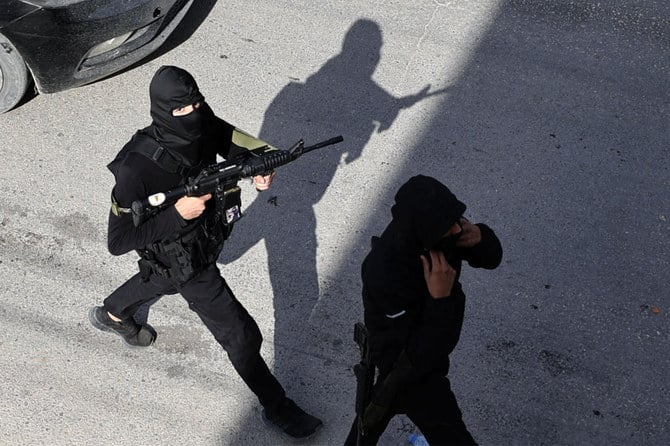 イスラエル軍の襲撃により、パレスチナ人男性が殺害された。同軍は、部隊が同地域で“容疑者”を狙った作戦を実行中に発砲したことを確認した。(資料写真、AFP)