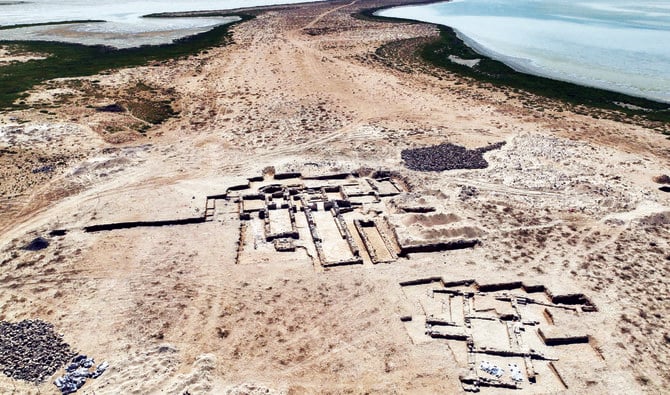 ウム・アル・クワインのシニヤ島で古代の修道院が発見された。（AP）