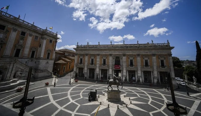 ローマのカピトリーノの丘にあるカンピドリオ広場とカピトリーノ美術館（Musei Capitolini）の建物（後方C）を示す全景。（ファイル/AFP）