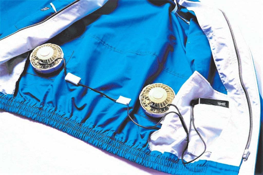 空調服の2台の小型ファンが縫い付けられた空調装置付きジャケット