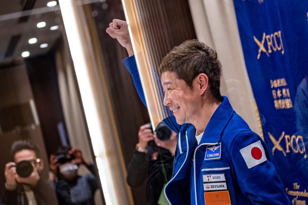 ファッション通販サイト、株式会社ZOZOの創業者である前澤氏は、12日間の宇宙旅行を終えて2021年12月20日に地球に帰還した。（AFP）