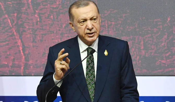2022年11月16日、インドネシアのリゾート地バリ島のヌサドゥアで開催されたG20サミットの場で、記者会見を行うトルコのレジェップ・タイップ・エルドアン大統領。（AFP）